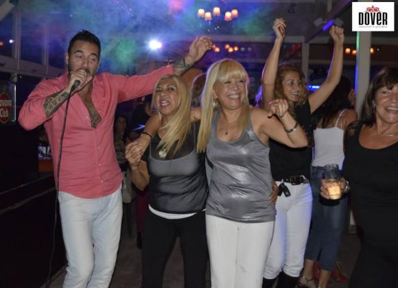 MAS FOTOS SHOW GUSTAVO SANTILLAN EN ¨DOVER¨