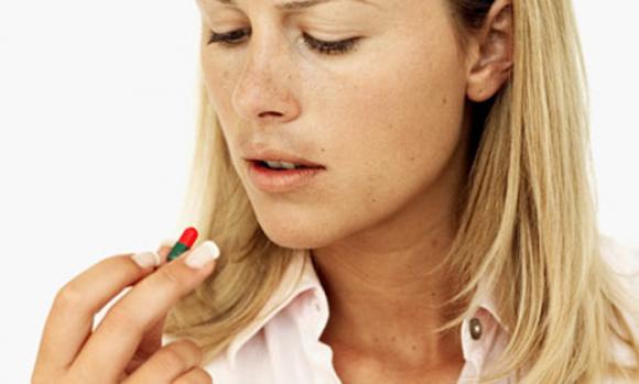 Cuestionan antibiótico para infecciones urinarias en mujeres