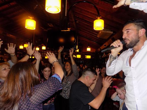 FOTOS SHOW GUSTAVO SANTILLAN EN ¨LA CANTINA DE MI TIO¨