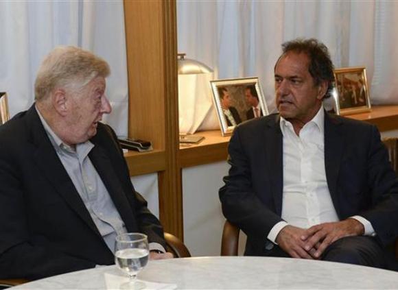 Crece la tensión entre Kicillof y el economista asesor de Scioli