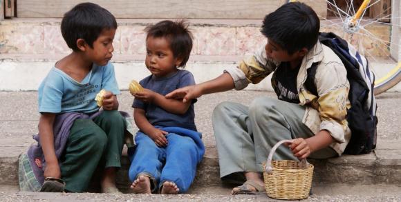 Donde comen dos, ¿comen tres?