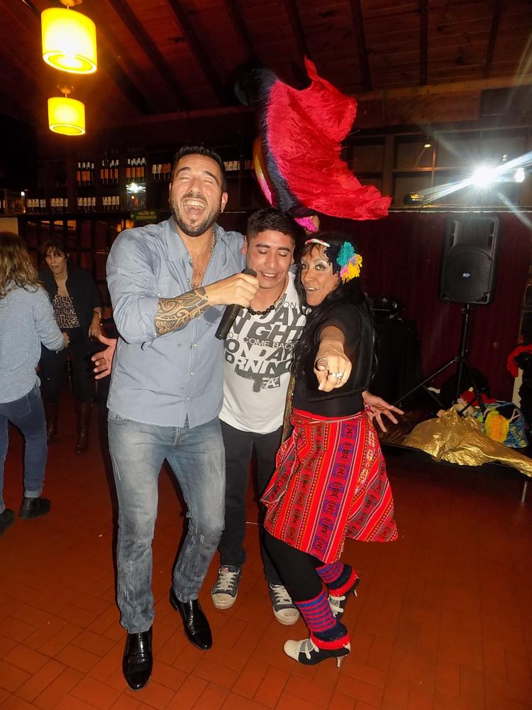 FOTOS SHOW GUSTAVO SANTILLAN EN ¨LA CANTINA DE MI TIO¨