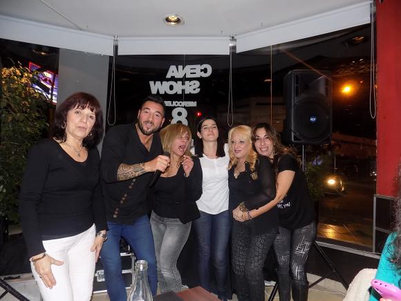 FOTOS SHOW GUSTAVO SANTILLAN EN ¨ 9 REINAS ¨