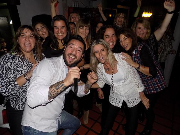 FOTOS SHOW GUSTAVO SANTILLAN EN ¨MOMBAY¨