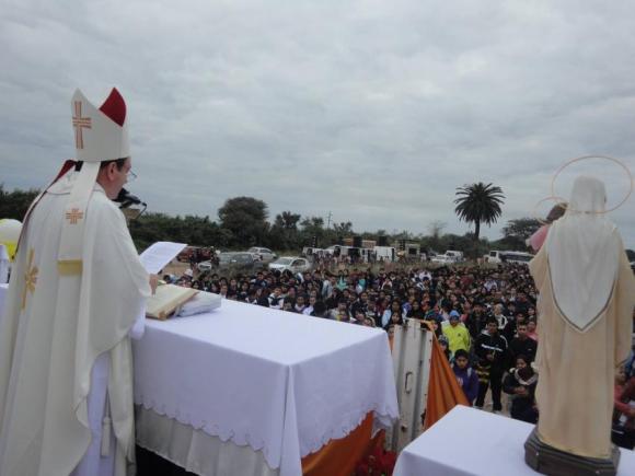 Mons. Zanchetta llamó a los jóvenes a ayudar a quienes cayeron en las drogas