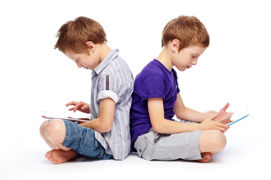Efectos negativos de las pantallas electrónicas en niños