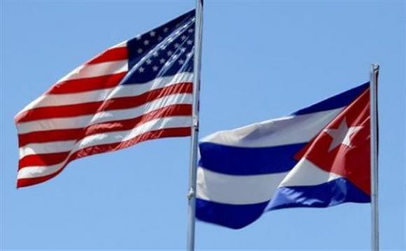 El izado de la bandera cubana en Washington oficializa restauración de relaciones con EEUU