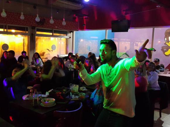 FOTOS SHOW GUSTAVO SANTILLAN EN ¨LA BODEGUITA RESTO¨