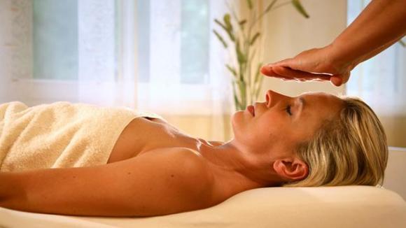 Un exorcista advierte que la práctica del reiki expone a posesiones diabólicas