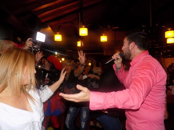 FOTOS SHOW GUSTAVO SANTILLAN EN ¨LA CANTINA DE MI TIO¨