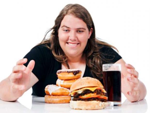 Creció el número de personas obesas por la comida ¨chatarra¨