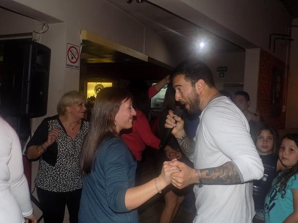 FOTOS SHOW GUSTAVO SANTILLAN EN ¨LA BODEGUITA¨