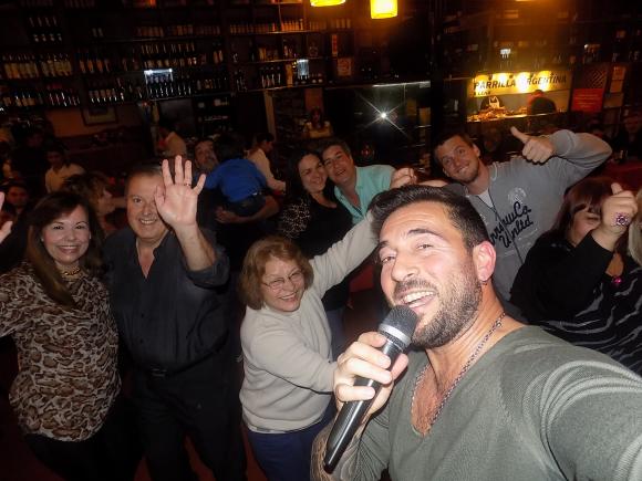 FOTOS SHOW GUSTAVO SANTILLAN EN ¨LA CANTINA DE MI TIO¨