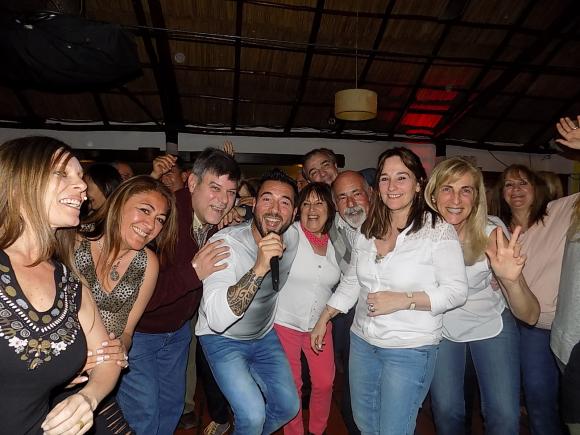 FOTOS SHOW GUSTAVO SANTILLAN EN ¨MOMBAY¨