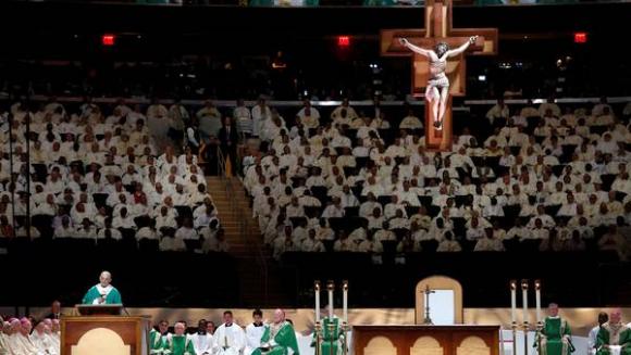 Misa con tono espectacular en el mítico Madison Square Garden