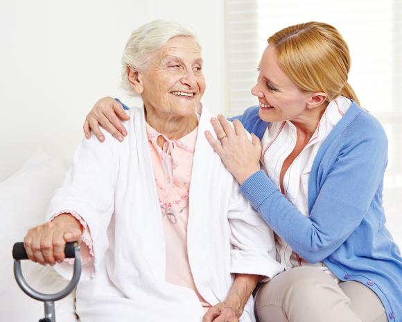 Advierten sobre el déficit de cuidadores de la tercera edad