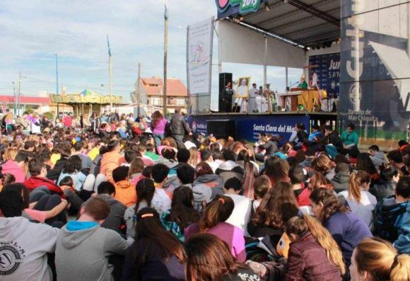 Jóvenes católicos hicieron “lío” en la costa