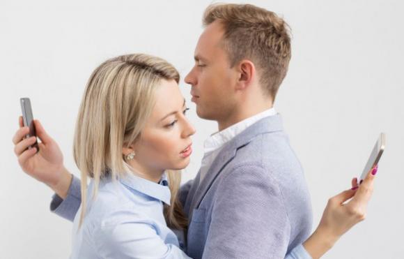 Los smartphones atentan contra las relaciones personales