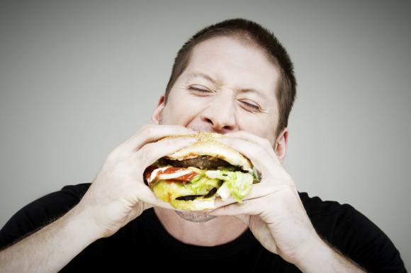 ¿Qué pasaría si aplicaran impuestos a la comida chatarra?