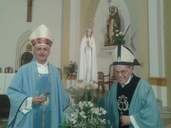 Mons. Di Monte obsequió una nueva corona para la imagen de la Virgen de Fátima