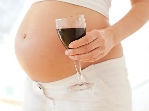 Ninguna cantidad de alcohol es segura en el embarazo