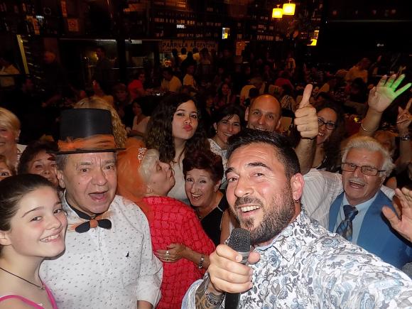 SHOW GUSTAVO SANTILLAN EN¨LA CANTINA DE MI TIO¨