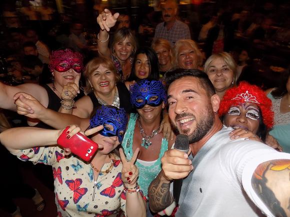 FOTOS SHOW GUSTAVO SANTILLAN EN ¨LA CANTINA¨