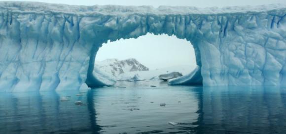 ¿Sabías que el Polo Sur es mucho más frío que el Polo Norte? ¿Sabes por qué?