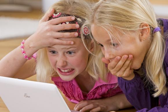 Los riesgos de la exposición de los menores a internet