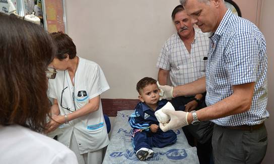 Por un implante coclear en el Hospital Infantil de San Isidro otro niño vuelve a oír