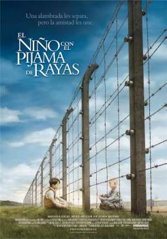 El niño con pijamas a rayas