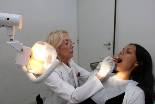 En San Isidro controlan la salud bucal en embarazadas