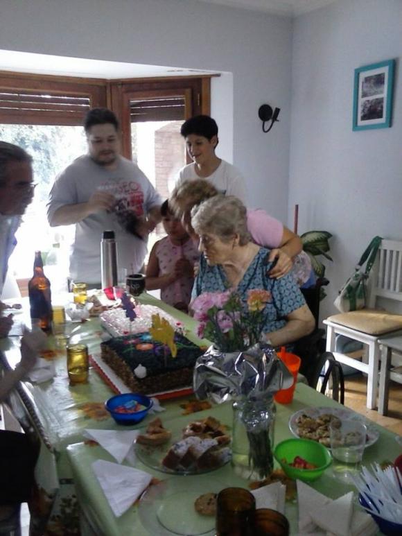 FIESTA EN ¨EL HOGAR¨ EN BOULOGNE