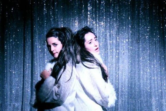 EN LA PIEL; un espectáculo de humor sensible, una comedia sobre los recuerdos