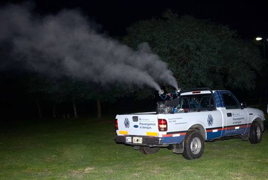 En San Isidro continúan fumigando contra el dengue