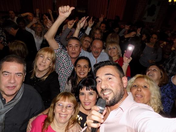 FOTOS SHOW GUSTAVO SANTILLAN EN ¨CENTRO GALICIA¨