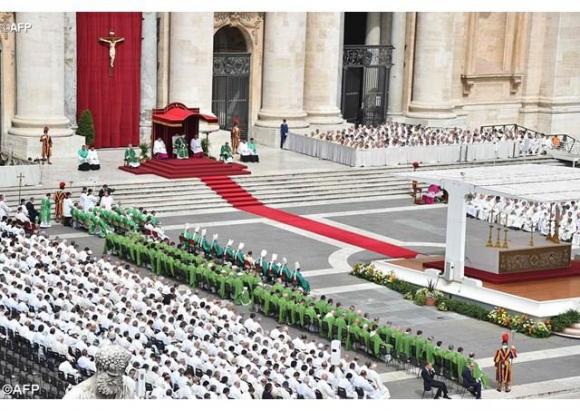 Francisco explicó a los diáconos como ser “servidores buenos y fieles”