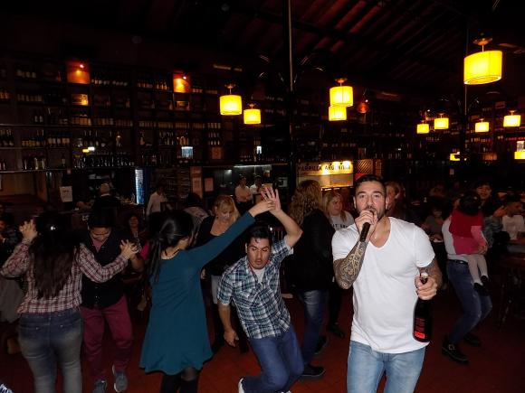 FOTOS SHOW GUSTAVO SANTILLAN EN ¨LA CANTINA¨