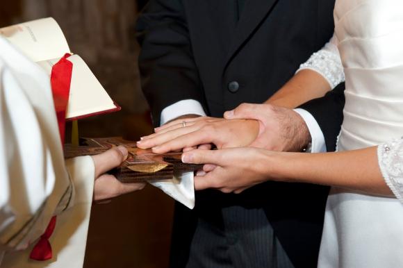 Una excepción en Europa: descubra porqué hay un pueblo donde no hay ni un solo divorcio