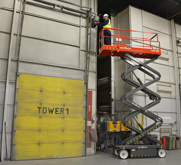 Plataformas Eléctricas Tipo Tijera de 8.0 metros de trabajo 