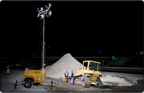 Torres de iluminación de (4000 Watts), con motor diesel y montadas sobre tráiler (video)