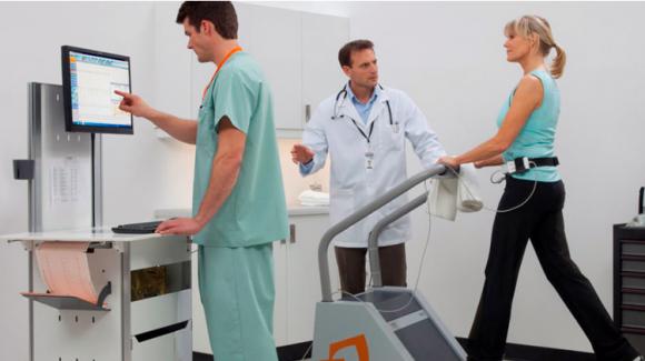 Recomiendan que las mujeres realicen chequeos cardiovasculares a partir de los 40 