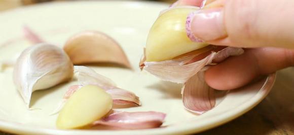 Esto le pasará a tu cuerpo si comes ajo con miel en ayunas durante 7 días ¡Ni lo imaginabas!