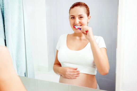 Durante el embarazo existe más susceptibilidad de padecer gingivitis