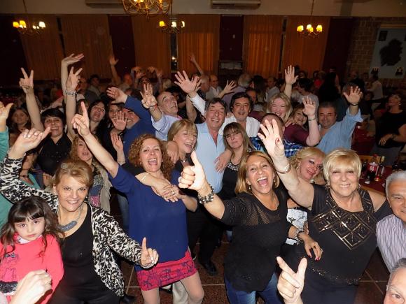 FOTOS SHOW GUSTAVO SANTILLAN EN ¨FAROLA DEL CENTRO GALICIA¨