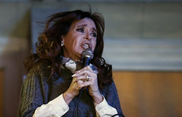 LAS PENSIONES DE CRISTINA: LA PROCURACIÓN ESTARÍA POR DETERMINAR QUE SON INCOMPATIBLES