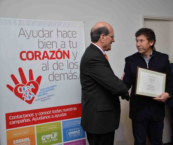 SI: Distinguen el programa ¨Salvemos a un deportista¨