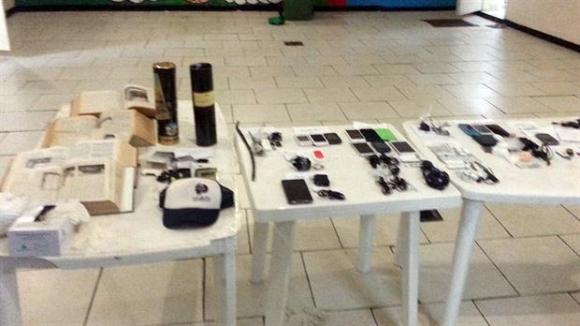 Secuestraron droga, celulares y facas en el Centro Universitario Devoto