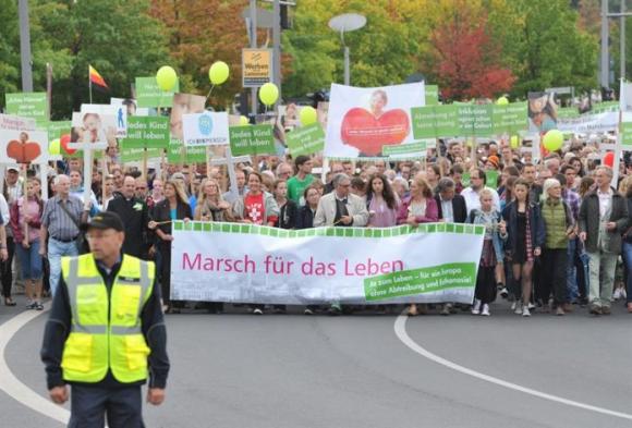 Miles de participantes en marcha Pro-Vida en Berlín