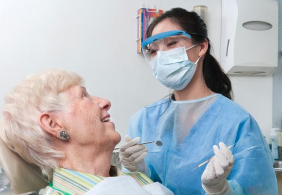 Las caries y la periodontitis aumentarían el riesgo de deterioro cognitivo 